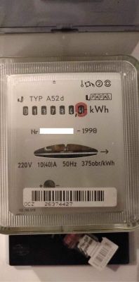 Analogowy licznik energii elektrycznej Pafal z odczytem.