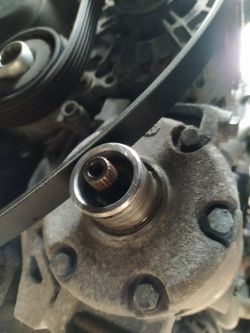Passat B8 2.0 - Klekocze/stuka tylko z wyłączonym kompresorem klimatyzacji