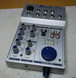 Dodatkowe gniazdo słuchawkowe do miksera audio ALTO AMX-80 Dodatkowe gniazdo słuchawkowe do miksera audio ALTO AMX-80
