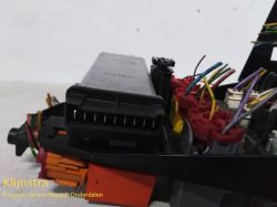 Peugeot 306 - Lokalizacja modułu podczerwieni zamka z kluczykiem 1-guzikowym, czujka przy lusterku