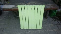 Radiator, where to connect the power supply from above or below?