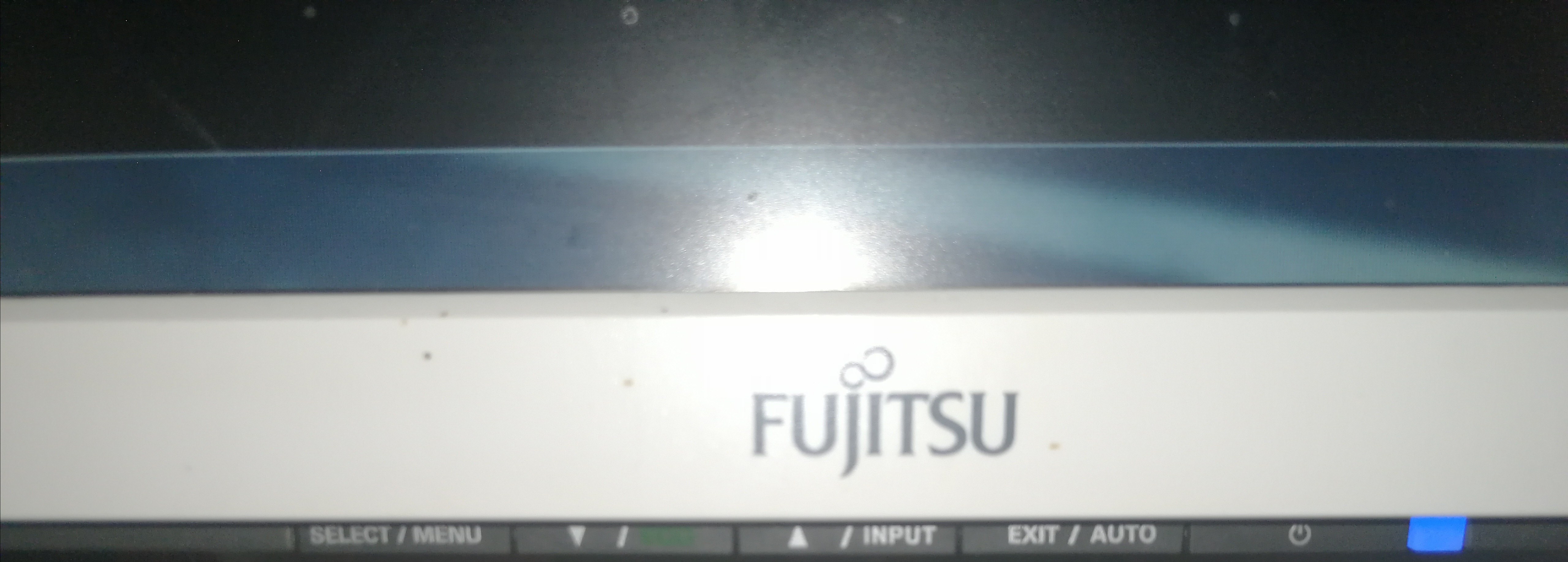 Monitor samoczynnie zmienia tryb wyświetlania Analogue Digital. Jak