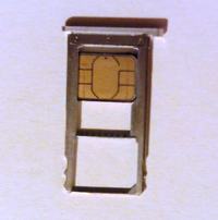 Dwie karty SIM oraz karta microSD w slocie "hybrid dual SIM" Dwie karty SIM oraz karta microSD w slocie "hybrid dual SIM"