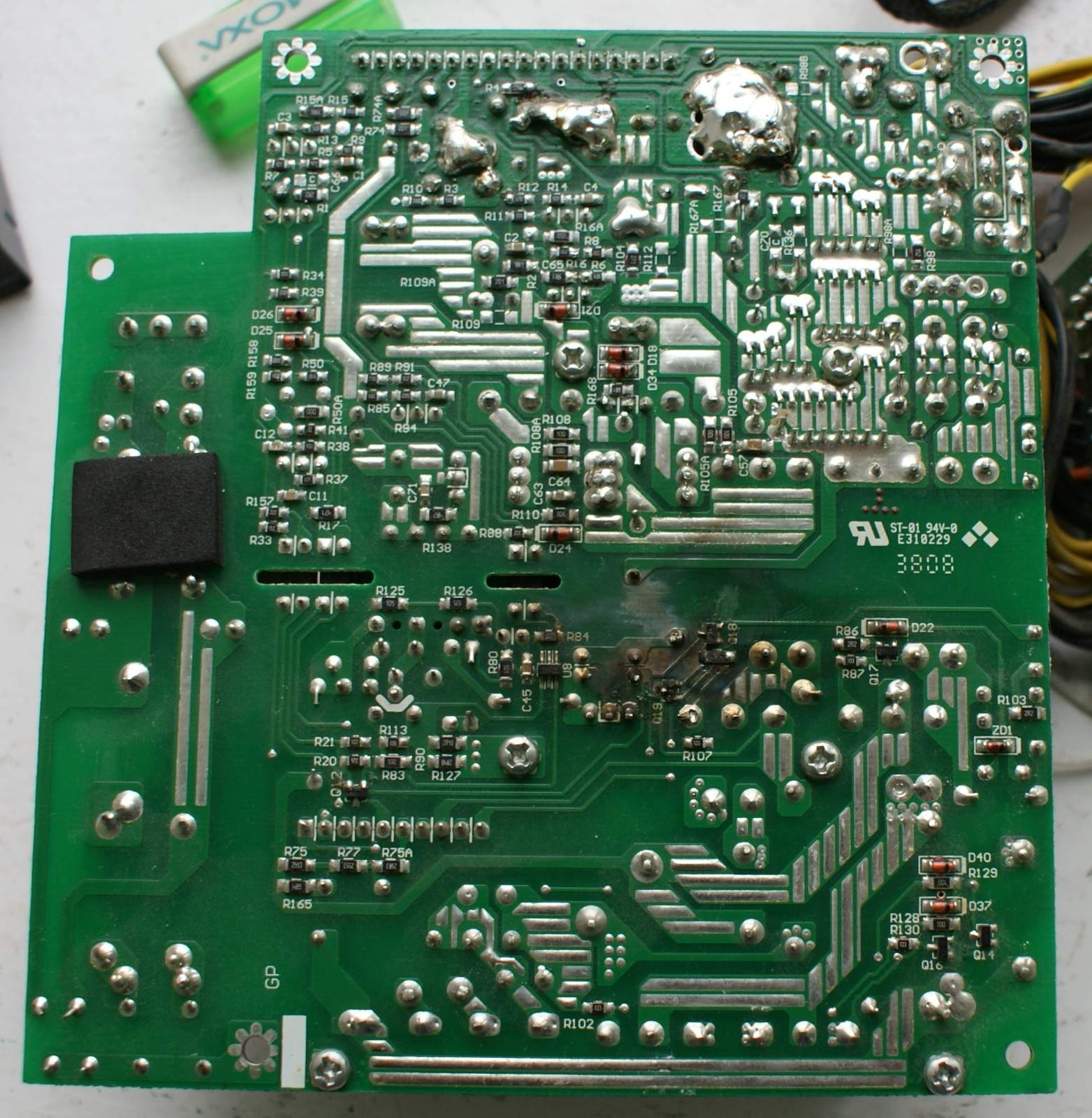 Chieftec CFT-600-14CS - Wywalil bezpieczniki i chyba sie spalil