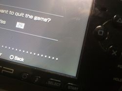 PSP 3004 - widoczna ramka na ekranie, czy to normalne?