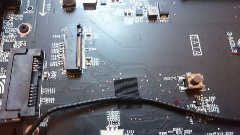 Jaki SSD pasuje do MSI GV62 7RC - złącze z jednym czy dwoma ząbkami?