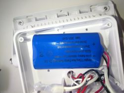 Halogen solarny LIVARNO LIDL: brak ładowania akumulatora, płytki z czujnikiem ruchu