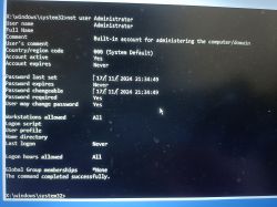 Zrzut ekranu polecenia net user Administrator w Windows Command Prompt
