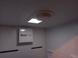 Beko CNA295K20XP Neo - Jak ściągnąć obudowę do wymiany termostatu lodówki?
