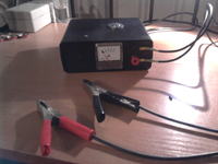 prostownik samochodowy do ładowania akumulatora