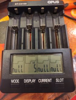 OPUS BT 3100 wariuje slot - Slot w ładowarce wariuje i wyświetla na zmianę cuda 