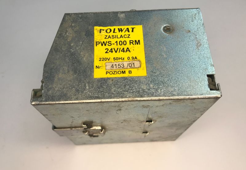 The inside of the Polish retro power supply Polwat PWS-100 RM 24V/4A - has it survived the years of 