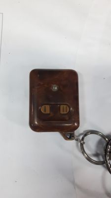 Jak zlokalizować i usunąć moduł alarmu w Peugeot 307 SW 2.0 HDI '03?