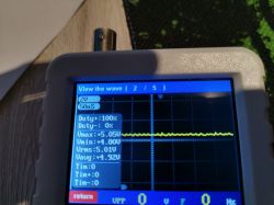 Ładowanie telefonu, wpływ odchyłek napięcia na żywotność baterii Ładowanie telefonu, wpływ odchyłek napięcia na żywotność baterii