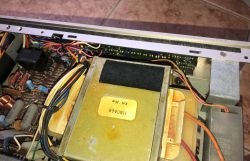 Wnętrze wzmacniacza audio Blaupunkt Mainamplifier MA-240 [1979/1980?]