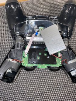 Dlaczego pad od PS4 na nic nie reaguje i jak to naprawić?