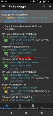 Zrzut ekranu aplikacji z listą punktów dostępu Wi-Fi i informacjami o sygnale