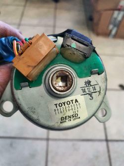 [Zlecę] Naprawę silnika bezszczotkowego 12V BLDC marki Denso