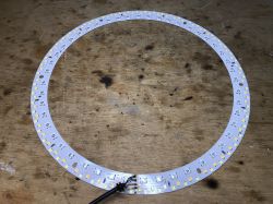 Lampa pierścieniowa LED USB RGBCW - budowa, wnętrze, naprawa