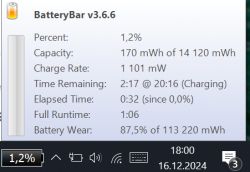 Zrzut ekranu programu BatteryBar pokazujący stan baterii laptopa.