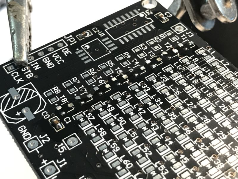Zestaw do nauki SMD - wyświetlacz 64 diody LED w obudowach 0805
