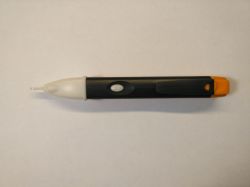 NIEBEZPIECZNY tester AC wskaźnik - detektor napięcia - czujnik - recenzja