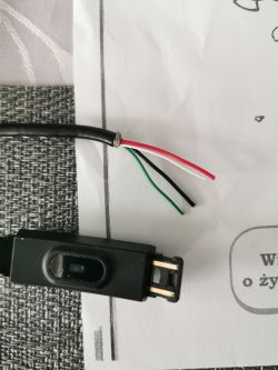 Ładowarka do opaski sportowej - Jak podlaczyc przewody z kabla usb