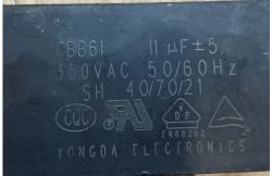 Kondensator CBB61 o parametrach 11uF 350VAC.