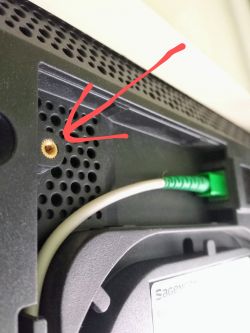 FunBox 3.0 "złote" złącze(?) na spodzie.