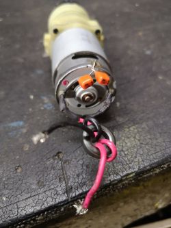 Elektryczne autko dla dziecka - zmieniony silnik auta