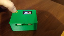 Powerbank własnej konstrukcji z miejscem na kable