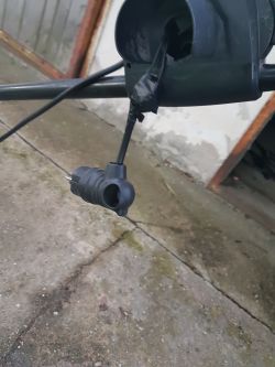 Naprawa wyrwanej wtyczki w kosiarki - jak to zrobić?