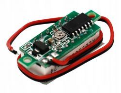 Moduł elektroniczny z przewodami