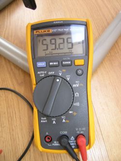 agregat malarski Dedra 7421 - przebicie elektryczne do metalowej obudowy