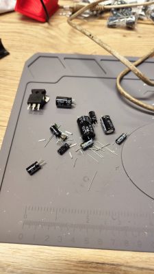 Identyfikacja i zastąpienie czujnika prędkości Crane E10 - Decathlon X5614501