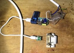 Podwójna ładowarka USB (5V, 2.1A) do puszki Adelid Quadra QR-USBx2 Podwójna ładowarka USB (5V, 2.1A) do puszki Adelid Quadra QR-USBx2