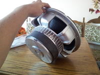 Jak rozpoznać głośnik niskotonowy 32cm, 4,8ohm bez oznaczeń?