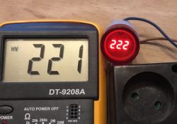Test i wnętrze modułu voltomierza AC20-500V AD101-22VM Test i wnętrze modułu voltomierza AC20-500V AD101-22VM