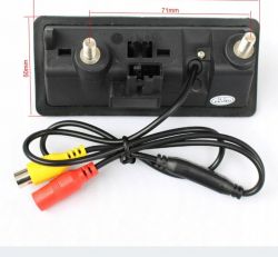 Wymiana kamery cofania w Tiguanie 1. generacji - połączenie przewodów, czarne plamy