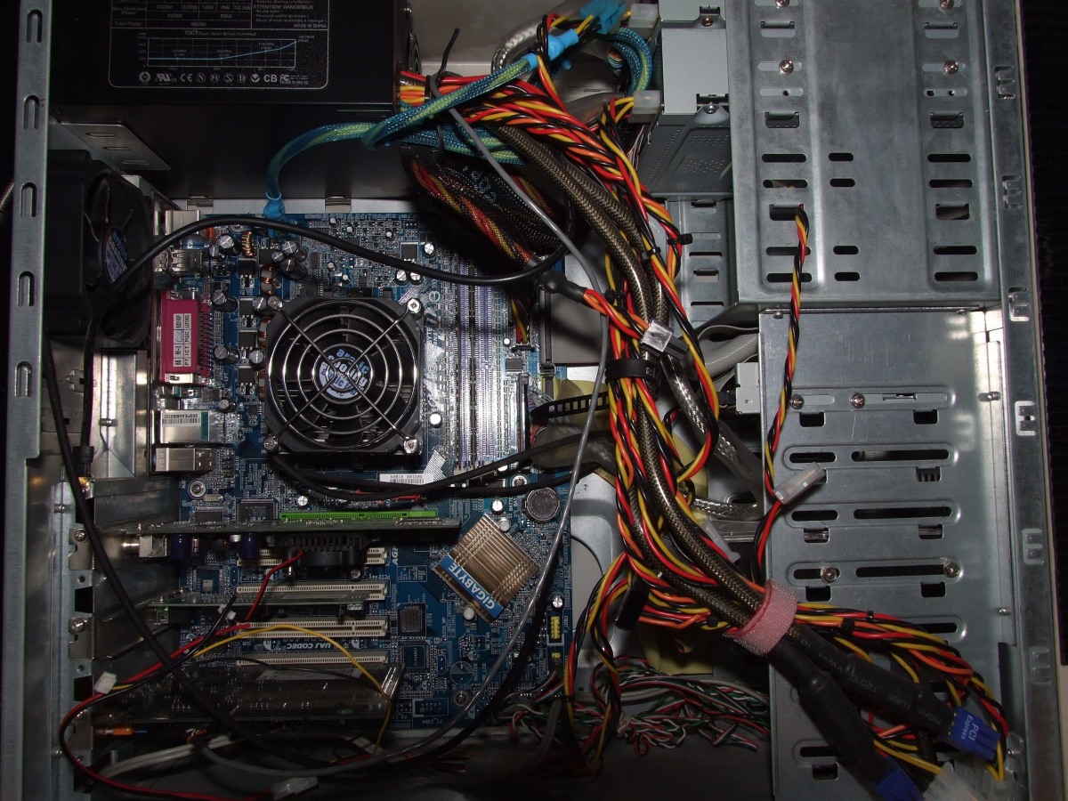 Jak tanio schłodzić komputer z procesorem P4 3.4 GHz i grafiką AGP 7600GT?