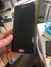 Laminowanie zakrzywionych LCD w Samsung S6 Edge i S7 Edge - klej puszcza na zakrzywieniach