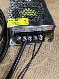 Jak podłączyć przełącznik RS-223-4C do fotela samochodowego?