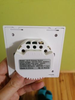 Podłączenie włącznika dotykowego Wi-Fi do gniazdka z jednym kablem 3-żyłowym