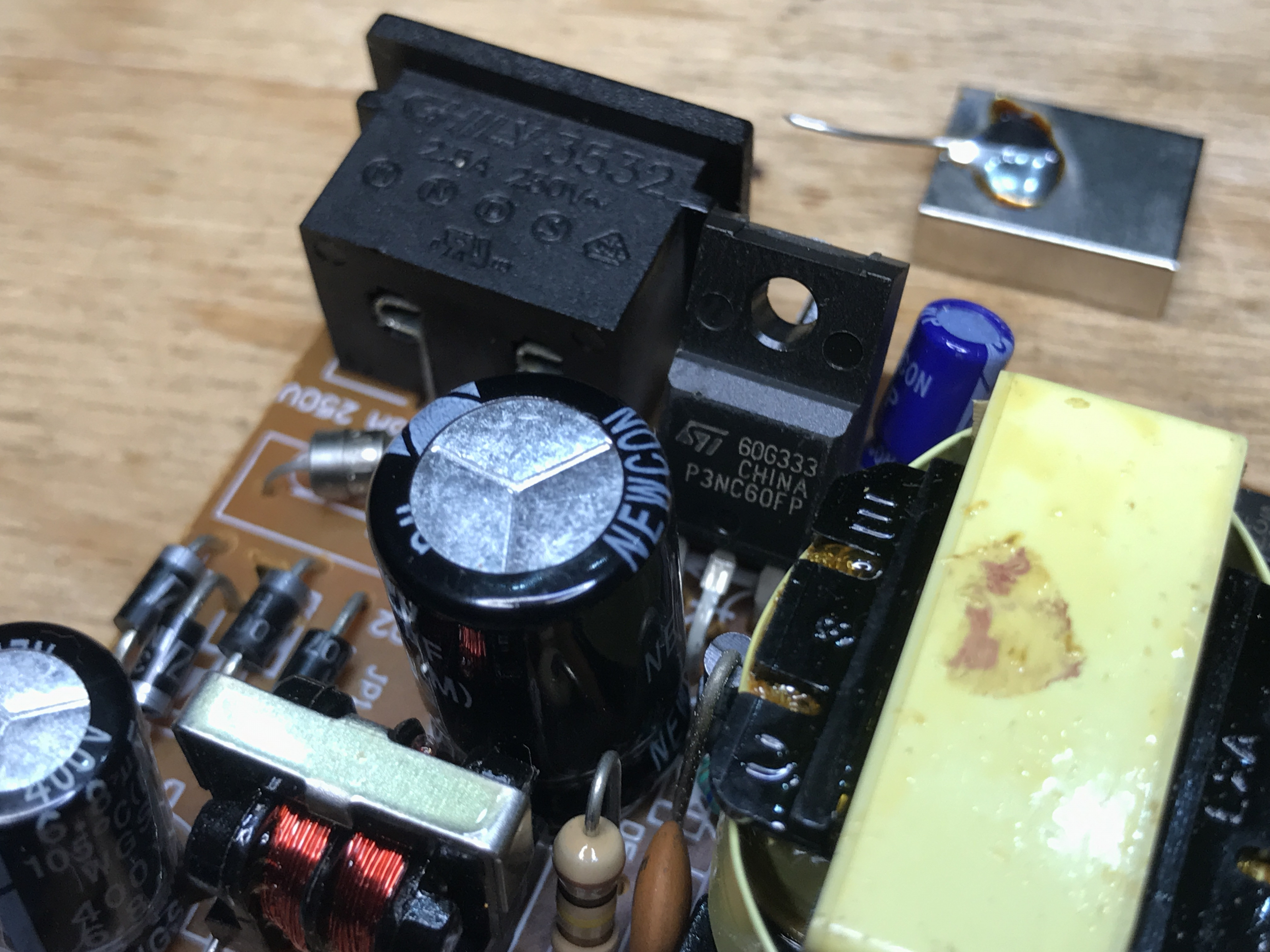 Zasilacz z wnętrza drukarki - impulsowy, na dwóch tranzystorach - 30V 0.4A