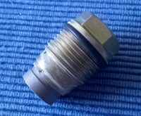Replacing CR Slat Pressure Valve in Chrysler Voyager 2.8 CRD: Procedure & Precautions