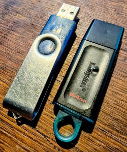 Growatt 2500TL-X - port USB pali podłączone urządzenia, co sprawdzić?