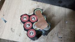 Powerbank własnej konstrukcji z miejscem na kable