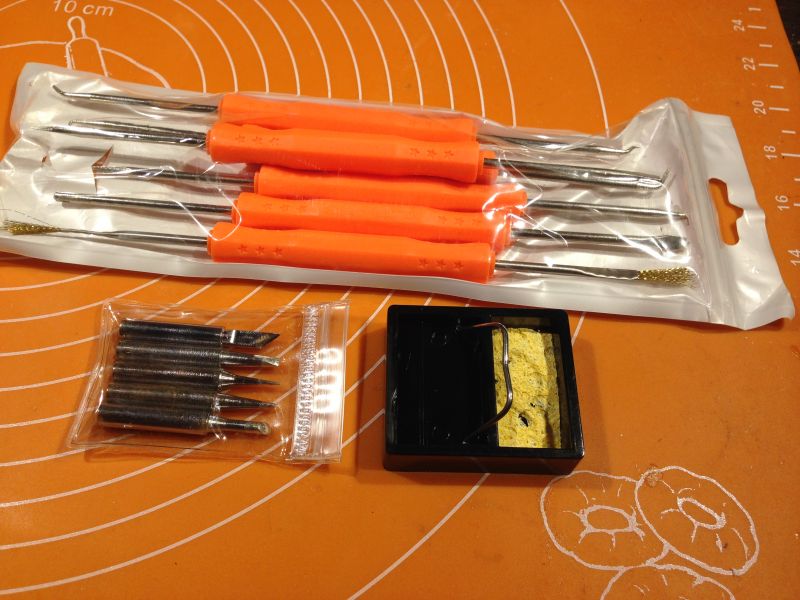 Testuję zestaw lutowniczy - bez miernika i z lutownicą sieciową z regulowaną mocą.