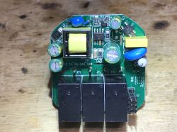 WiFi włącznik światła DIGOO DG-S601 - wnętrze, role pinów, Tasmota