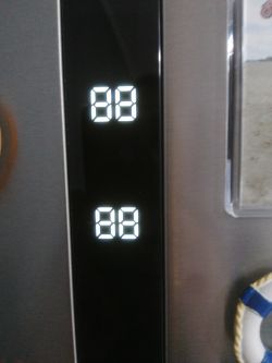 Wyświetlacz w lodówce Electrolux LNC7ME32X2 - brak możliwości ustawień po zaniku prądu